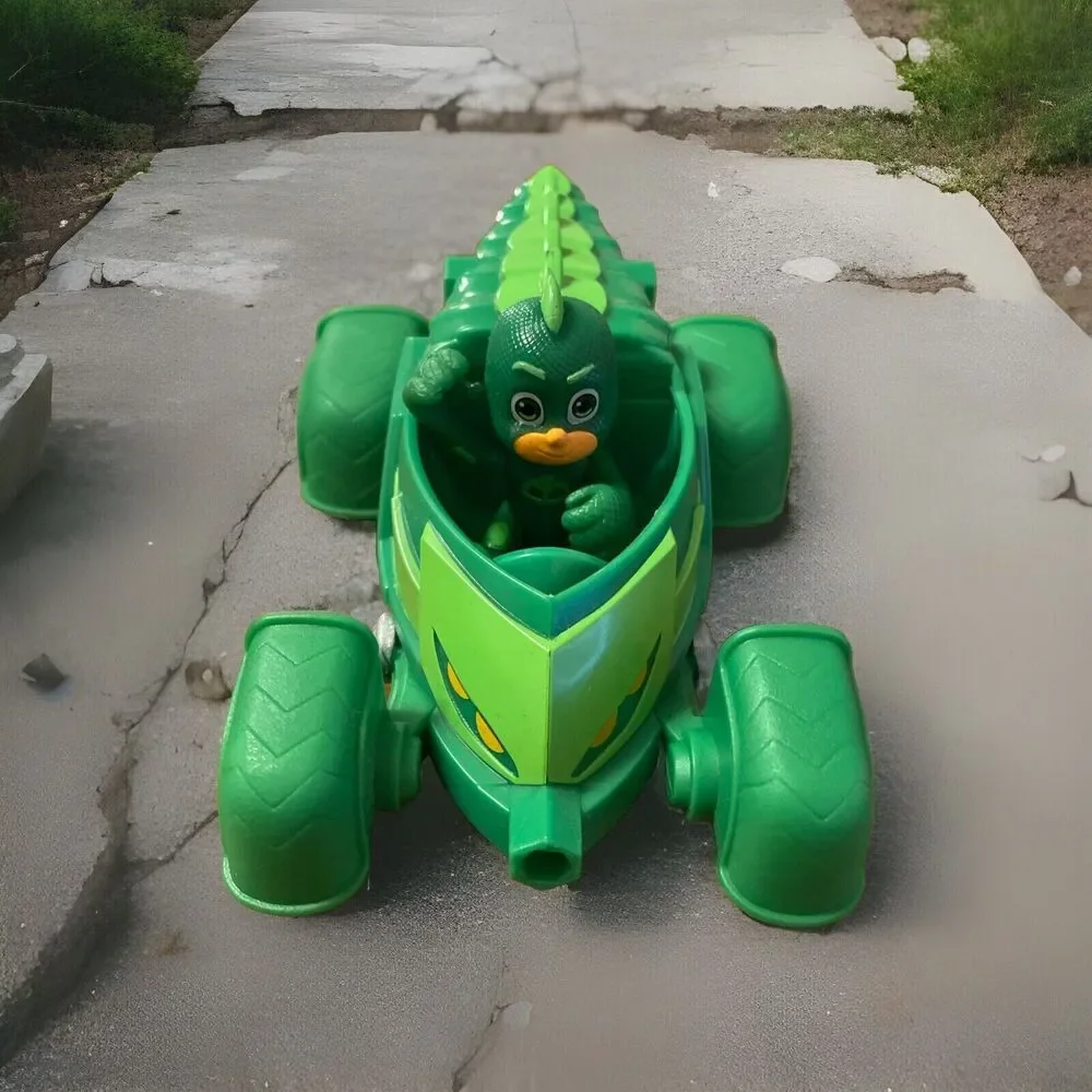 PJ Masks Gekko Action Figure And Gekko Mobile Toy Set